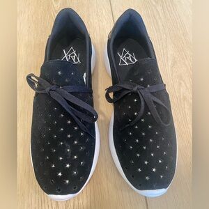 YRU Beam Black Star Athletic Light Weight Women’s Shoes. Size 9